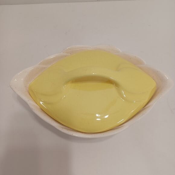Vintage USA 231 Pottery Covered Dish With Salt And Pepper Yellow MCM Mid Century - Picture 2 of 13